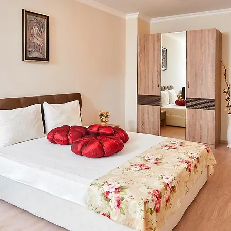 Boutique Rose Gardens 公寓式酒店 4*